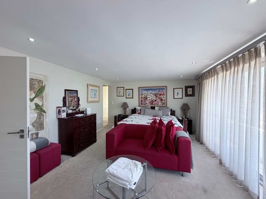 7 Bedroom Property for Sale in Bloubergstrand Western Cape
